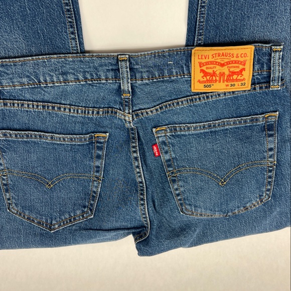 Levi's Men's Bootcut Jeans in Classic Blue - Picture 6 of 9